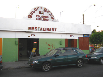 Restaurante "Colombo Chileno"
                          en la esquina de la calle Lynch con la avenida
                          Chacabuco, calle Lynch no. 799