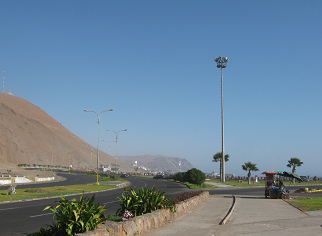 Avenida a la playa de Arica, puesto de venta