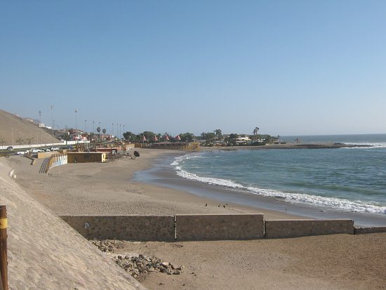 Der
                          Blick auf den Laucho-Strand (playa
                          "Laucho")