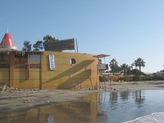 Playa Laucho, Duschen und ein weiterer
                        Wachturm
