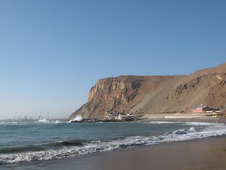 Der Laucho-Strand mit dem Morroberg
                                ("cerro Morro") (02)