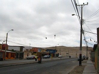 Zapatos volando en
                                Arica 02 en el Cerro Chuo, 11 de mayo
                                2010