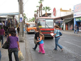 Calle 18 de septiembre, buses (01)