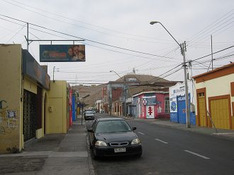 Calle 21 de Mayo, otra vista al mirador
                        cerro "La Cruz"