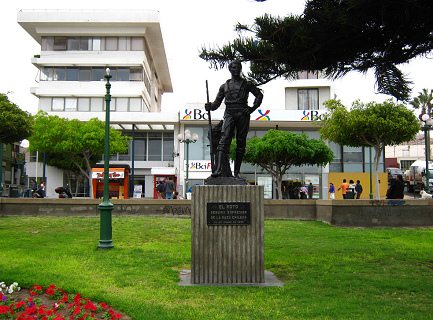 Plaza del Trabajador, monumento 01
