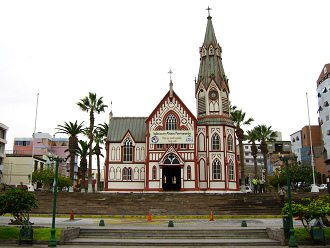 Plaza Coln, vista atrs a la iglesia San
                          Marcos