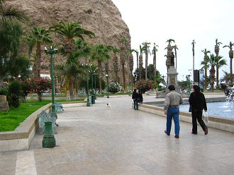Plaza Mackenna, el camino al monumento