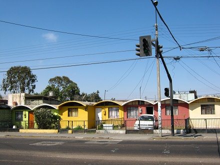 Avenida Santa Mara con casitas con
                                techo de arco 02