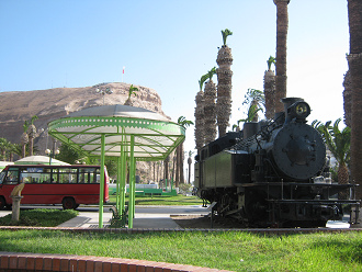 Der Zugplatz, die Dampflokomotive mit dem
                  Morroberg