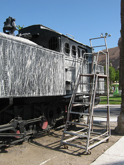 Der Eingang zur Dampflokomotive ist
                            auch von Vogelkot betroffen