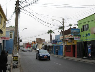 Pratstrasse (calle Prat), das
                        "Schweizer Zentrum" ("centro
                        Suizo")