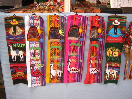 Webereien (Wandbehnge) mit Motiven
                                aus der Region Arica