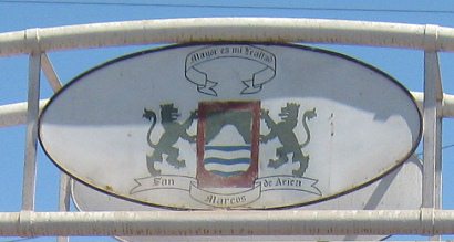 Das Wappen von Arica am Tor der
                            Bolognesi-Passage