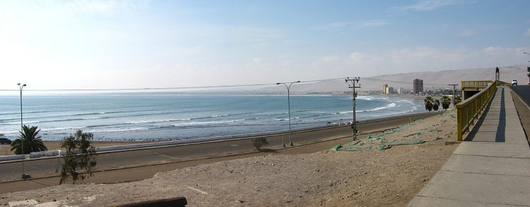 Chile-Allee und Porcel-Allee, Blick auf
                            den Chinchorrostrand, Panorama