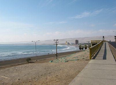 Chile-Allee, Blick auf den
                                  Chinchorrostrand 02