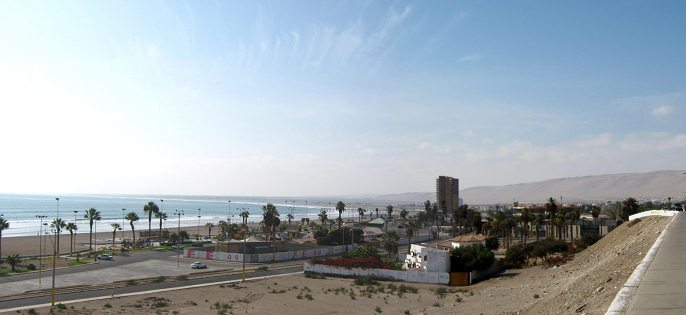 Der Chinchorrostrand mit dem
                            "Uferweg", Panorama, Nahaufnahme