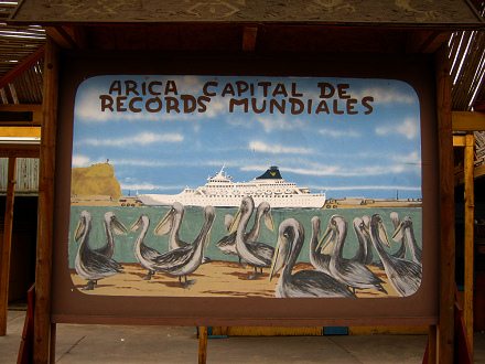 Cuadro afirmando rcords de Arica (09)
                          mostrando pelcanos, el cerro Morro y un
                          crucero, primer plano