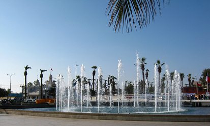 Plaza Mackenna, el ciclo de la
                                  fontana 04