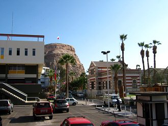 El correo con el cerro Morro 02,
                                  y con la ex aduana (hoy Casa de la
                                  Cultura)