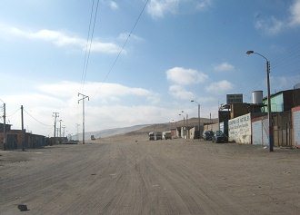 Der Weg durch die Gewerbezone
                                  hinter dem Kartoffelberg 03