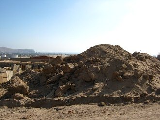 Kartoffelberg, Sicht auf
                                  Wohnhuser 02 mit Gifterde nebendran