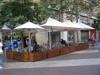 Paseo Ahumada, caf con terraza