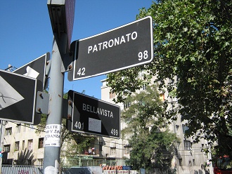 Strassenschilder Patronato-Strasse (calle
                        Patronato) und Strasse zur schnen Aussicht
                        (calle Bella Vista)