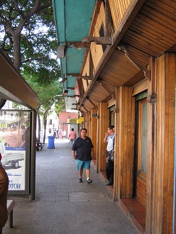 McIver-Allee, Restaurant mit Holzfassade