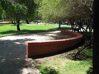 Park mit runder
                                  Sitzmauer 03