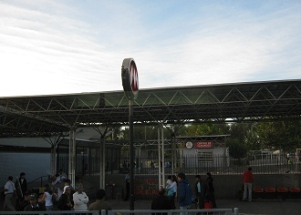 Estacin del metro subterrneo
                        "Pajaritos"