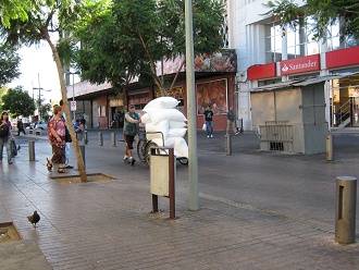 Calle 21 de mayo, trcicli de transporte