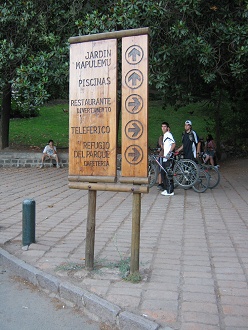 Grosse Wegweisertafel