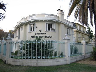 Avenida Valdivia, casa en una esquina,
                          una enfermera