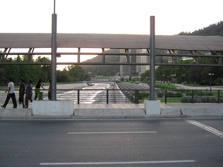 Vista al ro Mapocho bajando