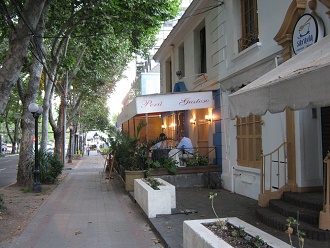 Avenida Valdivia, restaurante de lujo
                          peruano con terraza