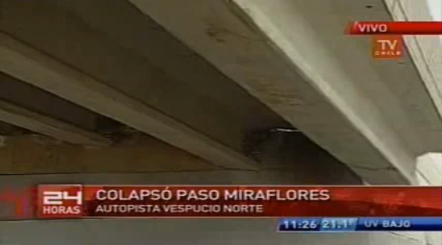 Regin de
                  Santiago, partes deslazadas del Puente Miraflores
                  "Paso Miraflores" de la autopista
                  "Vespucio Norte", parte inferior [57]
