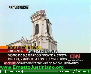 Santiago,
                  distrito de Providencia, campanario daado por el
                  terremoto de 27/2/2010 [64]