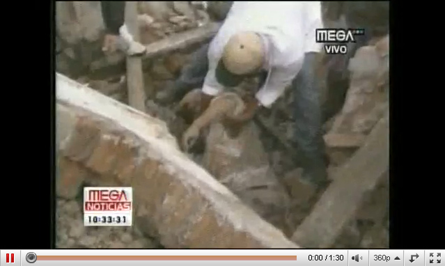 Chile
                  despus del terremoto del 27/2/2010, salvacin de
                  victimas de escombros [79]
