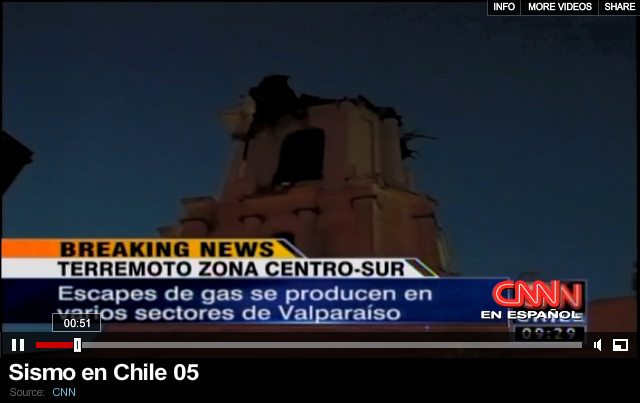 Iglesia
                  roja con campanario cortado por el terremoto del
                  27/2/2010 en Chile [89]