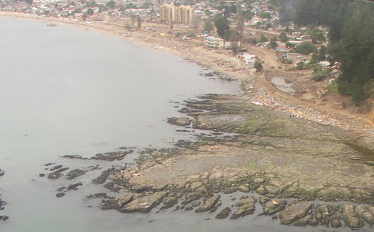 La ciudad chilena de Dichato: A la
                                costa la tierra se levant parcialmente
                                de unos metros.