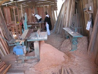 Der Maschinenpark des Schreiners in
                          Salasaca (Salasaka)