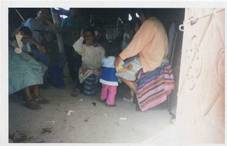 Equipo a la puerta en un semicírculo 04 Equipo a la puerta en un semicírculo 04