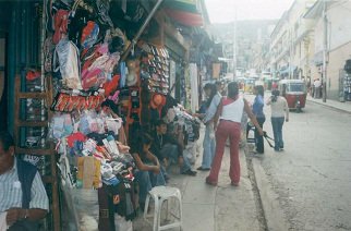 Puestos de mercado en el Jir�n Vivanco