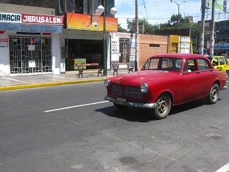 Volvo Amazon viejo rojo