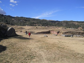 The central courtyard of Sacsayhuamán 01