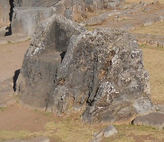 Anfiteatro,
              detalle trono 02