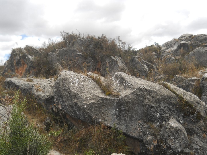 Cusco Sacsayhuamán, Zone X (Laq'o / Laco): a long black milled stone 01