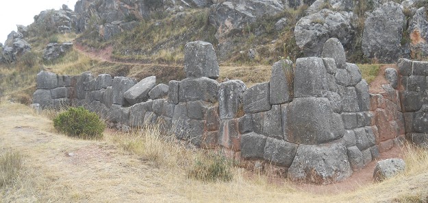 Cusco Sacsayhuam�n 14: Zone X (Laq'o, Laco, Moon Temple), wall, panorama