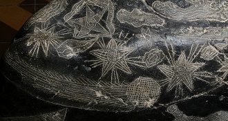 Constelaci�n de estrellas con
                            meteorito