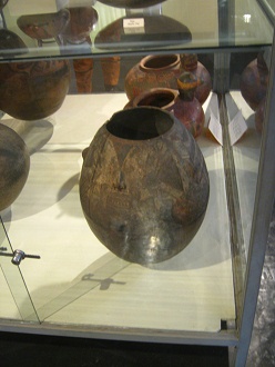 Vasija grande con una cara